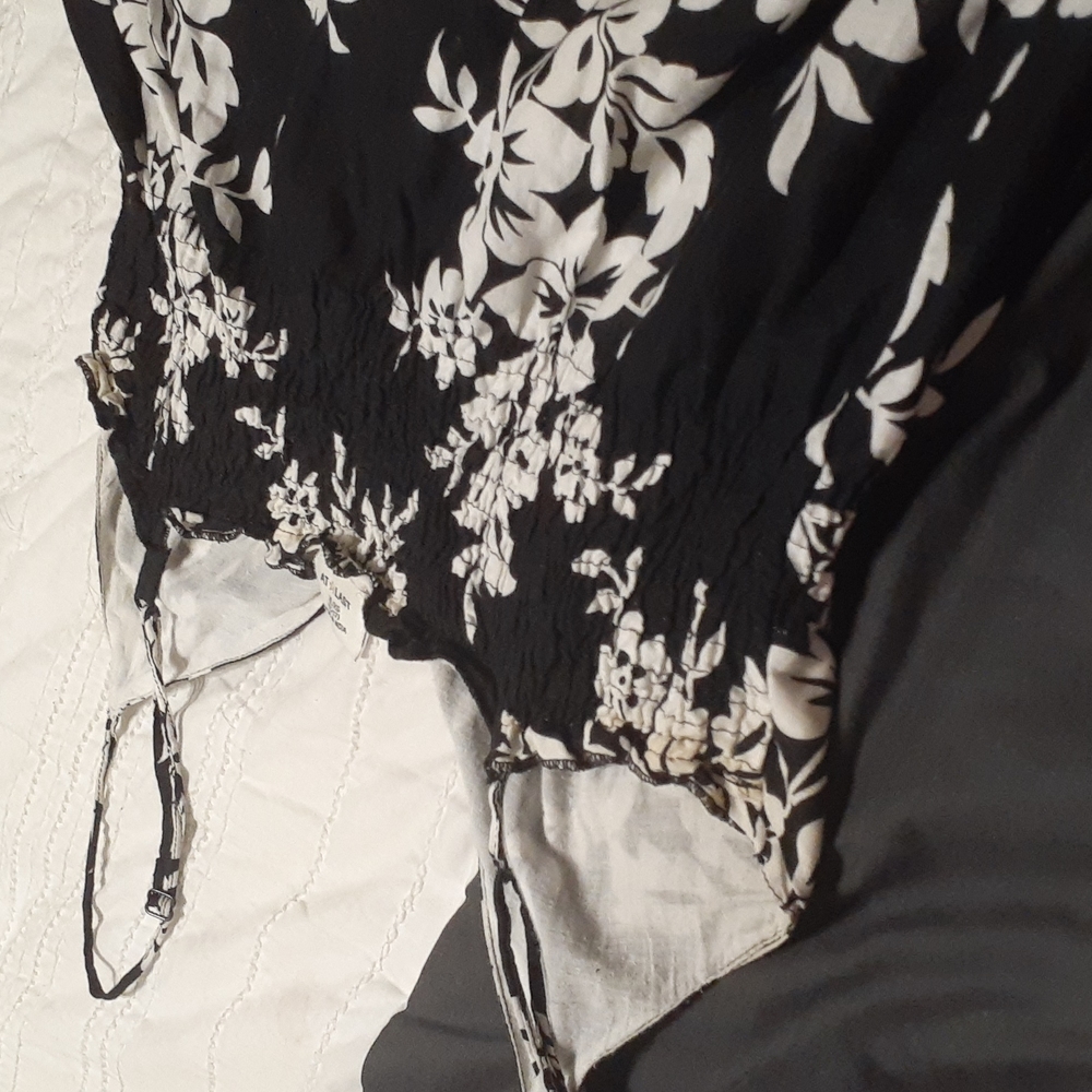 Dress - Picture 6 of 9